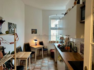 6,62% IST-Rendite | Top-gepflegtes Altbau-MFH - Wohnung (24470)