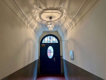 IST-Rendite 6,16%: Größtenteils modernisiertes WGH in Berlin-Mitte - Hauseingang (24863)