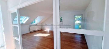 Exclusive mandate | Well-kept city villa near Lessingplatz - Esszimmer mit Balkon Bild 2 (21703)