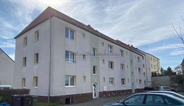 Refurbished apartment building portfolio - Front (24516)