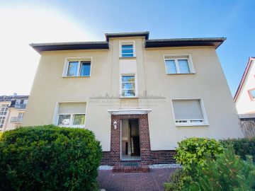 Sole mandate | Well-maintained new-build urban villa on the border to Lichtenrade - Front (24545)