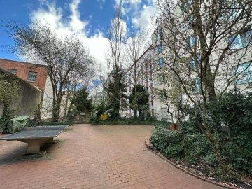 Exklusivauftrag | 5,96% Rendite | Top-gepflegtes MFH nahe Mauerpark - Hofansicht (25771)