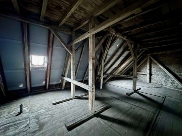 Actual yield 6.16%: Largely modernized apartment building in Berlin-Mitte - Dachgeschoss (24906)